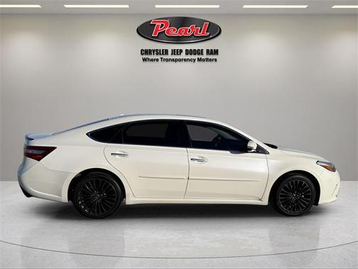 2017 Toyota Avalon XLE