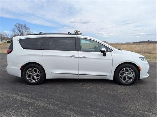 2023 Chrysler Pacifica Limited