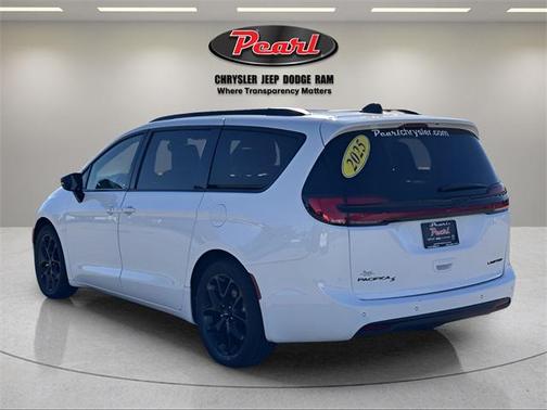 2025 Chrysler Pacifica Limited