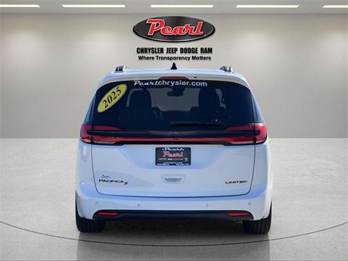 2025 Chrysler Pacifica Limited