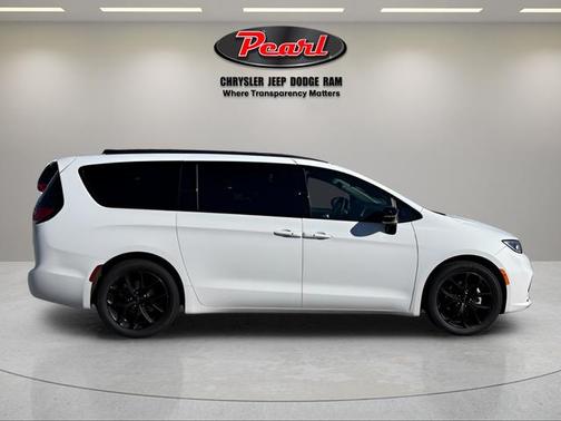 2025 Chrysler Pacifica Limited