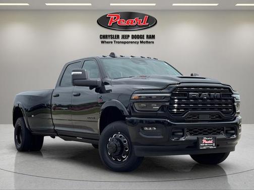 Diamond Black Crystal Pearlcoat 2026 RAM 3500 Limited Crew Cab 4x4 8' Box
