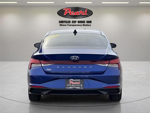 2022 Hyundai ELANTRA SEL