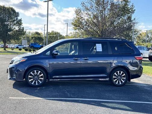 2019 Toyota Sienna Limited Premium