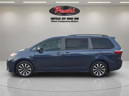 2019 Toyota Sienna Limited Premium