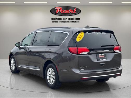 Granite Crystal Metallic Clearcoat 2017 Chrysler Pacifica Touring-L