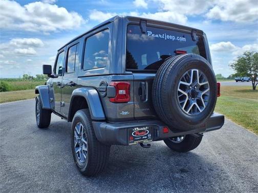 2025 Jeep Wrangler 4-Door Sahara 4x4