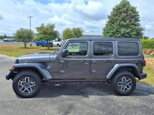 2025 Jeep Wrangler 4-Door Sahara 4x4