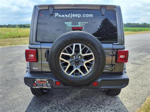 2025 Jeep Wrangler 4-Door Sahara 4x4