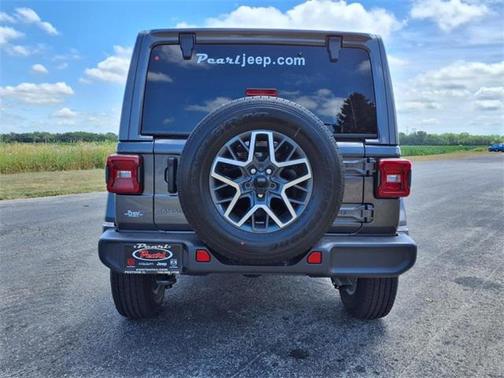 2025 Jeep Wrangler 4-Door Sahara 4x4