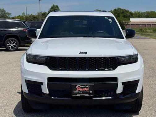 Bright White Clearcoat 2023 Jeep Grand Cherokee L Altitude