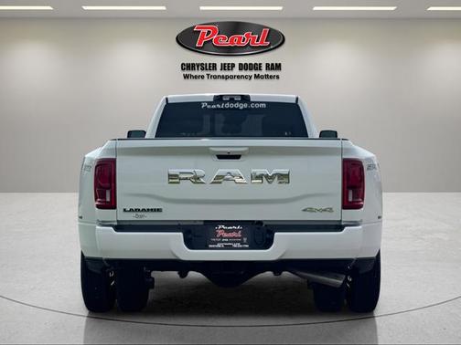 Bright White Clearcoat 2026 RAM 3500 Laramie Crew Cab 4x4 8' Box