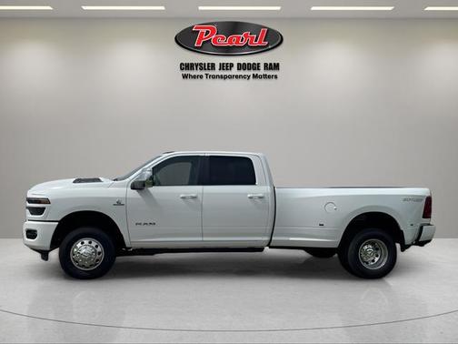 Bright White Clearcoat 2026 RAM 3500 Laramie Crew Cab 4x4 8' Box