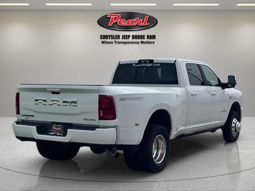 Bright White Clearcoat 2026 RAM 3500 Laramie Crew Cab 4x4 8' Box