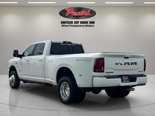Bright White Clearcoat 2026 RAM 3500 Laramie Crew Cab 4x4 8' Box