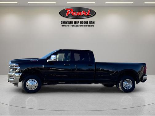 2026 RAM 3500 Laramie Crew Cab 4x4 8' Box