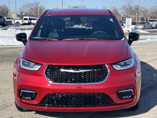 2025 Chrysler Pacifica L