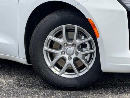 Pw7 2027 Chrysler Pacifica L