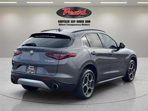 2018 Alfa Romeo Stelvio Sport