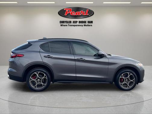2018 Alfa Romeo Stelvio Sport