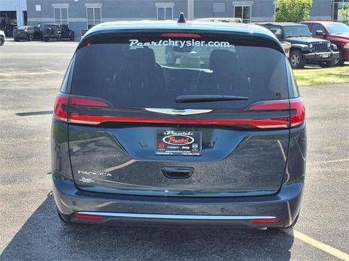 2025 Chrysler Pacifica L