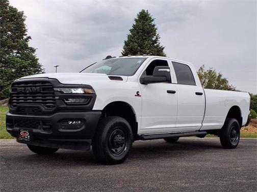 2025 RAM 2500 Tradesman Crew Cab 4x4 8' Box
