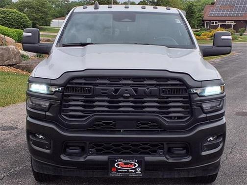 2025 RAM 2500 Tradesman Crew Cab 4x4 8' Box