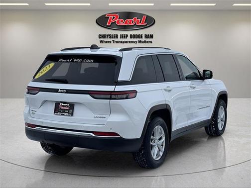 2023 Jeep Grand Cherokee Laredo