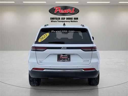 2023 Jeep Grand Cherokee Laredo