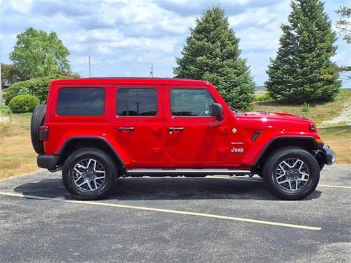 2024 Jeep Wrangler 4-Door Sahara 4x4