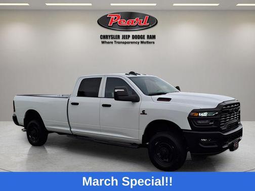 2025 RAM 2500 Tradesman Crew Cab 4x4 8' Box