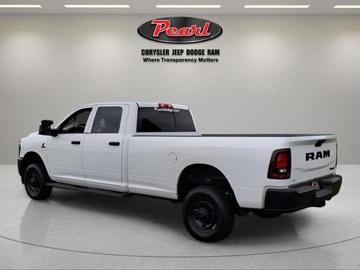 2025 RAM 2500 Tradesman Crew Cab 4x4 8' Box