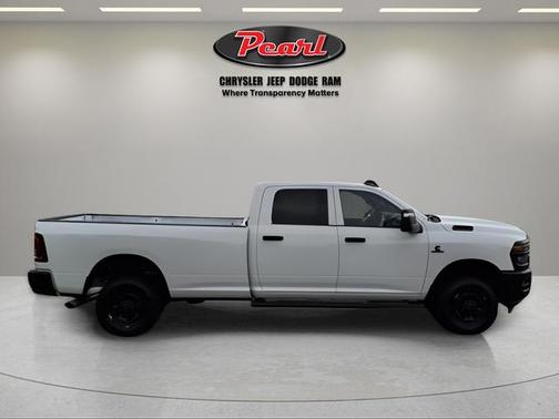 2025 RAM 2500 Tradesman Crew Cab 4x4 8' Box
