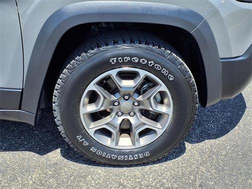 2022 Jeep Cherokee Trailhawk