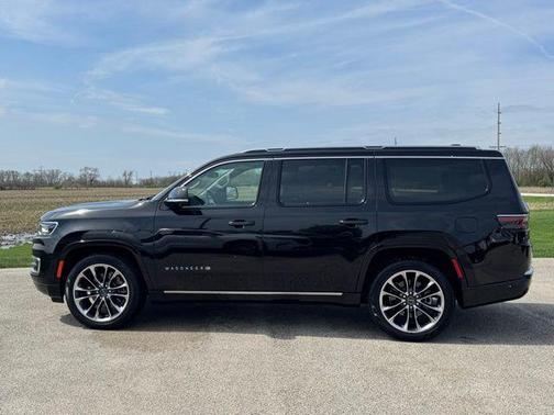 Diamond Black Crystal Pearlcoat 2024 Jeep Wagoneer Series III 4x4
