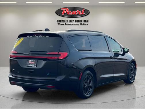 2024 Chrysler Pacifica Hybrid Premium S Appearance Pkg