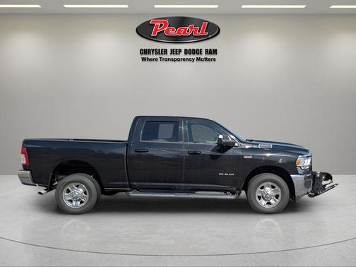 2022 RAM 2500 Big Horn Crew Cab 4x4 6'4' Box