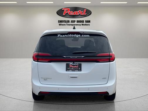 Pw7 2027 Chrysler Pacifica L