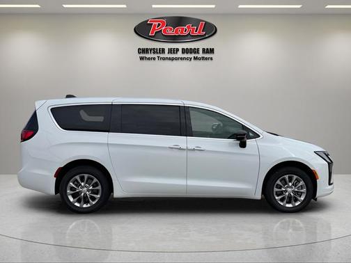 Pw7 2027 Chrysler Pacifica L