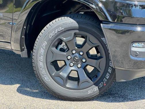 Diamond Black Crystal Pearlcoat 2026 RAM 1500 Big Horn/Lone Star