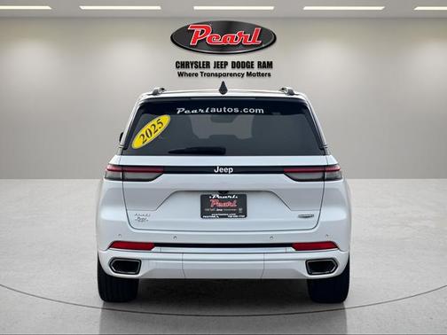 2025 Jeep Grand Cherokee Summit