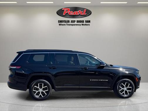 Diamond Black Crystal Pearlcoat 2024 Jeep Grand Cherokee L Limited
