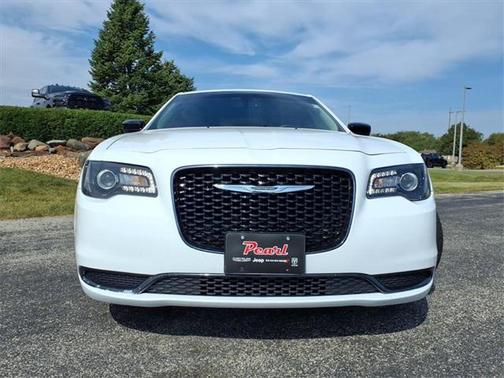 2020 Chrysler 300 Touring