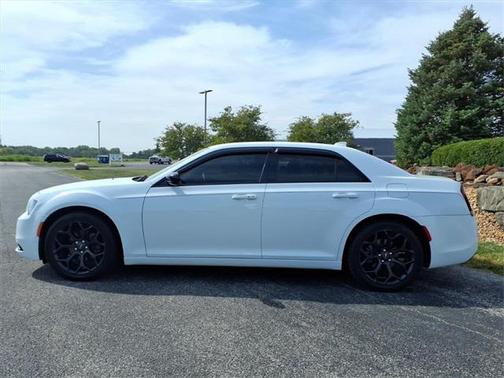 2020 Chrysler 300 Touring