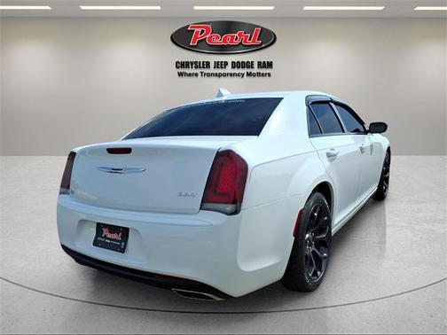 2020 Chrysler 300 Touring