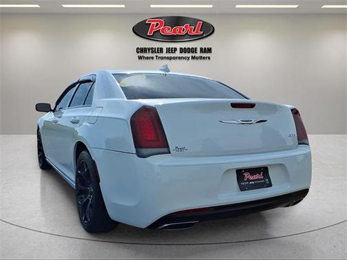2020 Chrysler 300 Touring