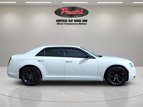 2020 Chrysler 300 Touring
