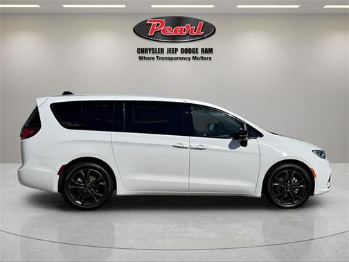 2026 Chrysler Pacifica L
