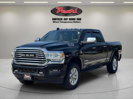 Diamond Black Crystal Pearlcoat 2019 RAM 3500 Limited Crew Cab 4x4 6'4' Box