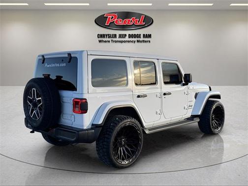 2024 Jeep Wrangler 4-Door Sahara 4x4